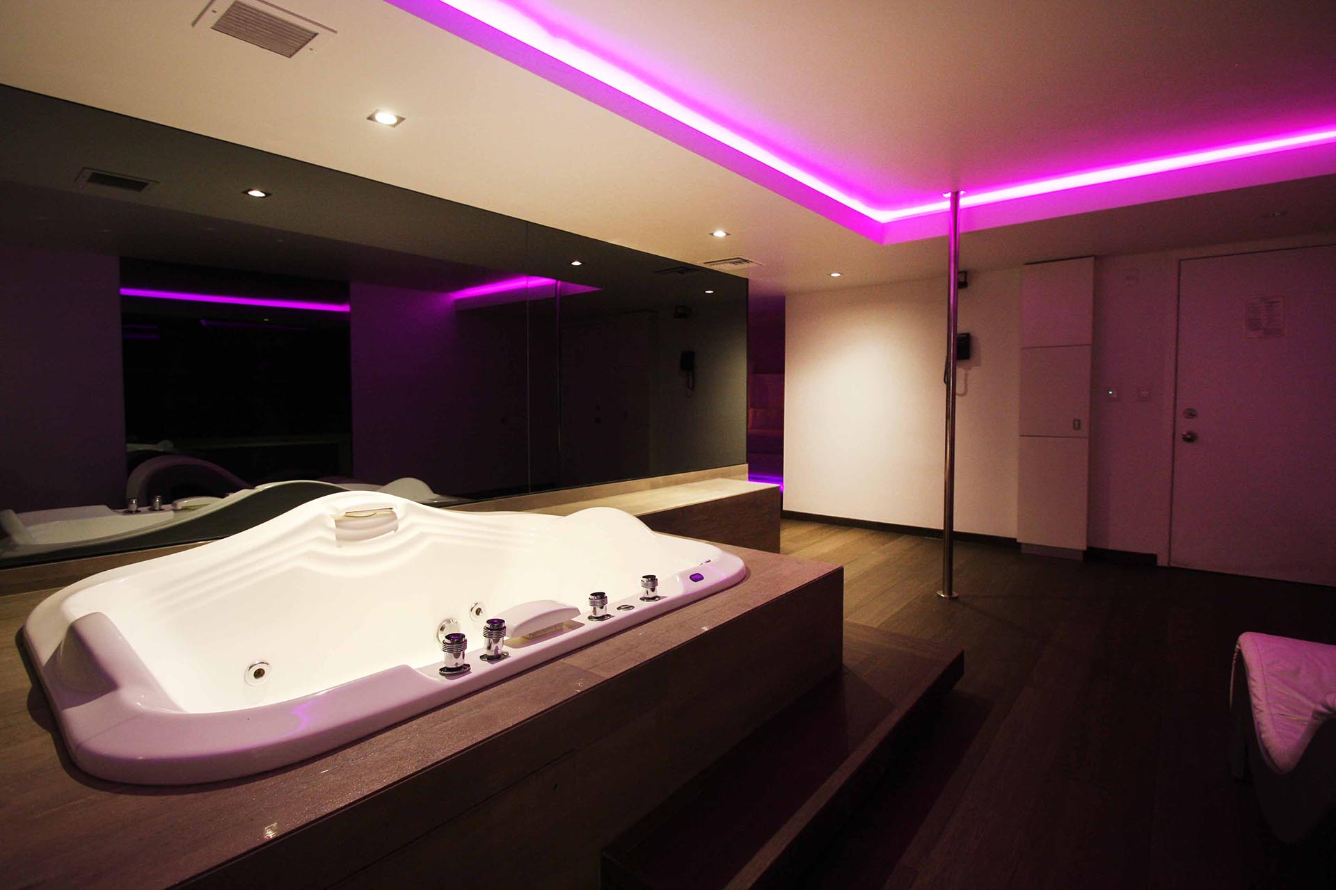 suite-jacuzzi-de-lujo-motel-otay-1